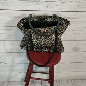 "No brand" woman's purse 